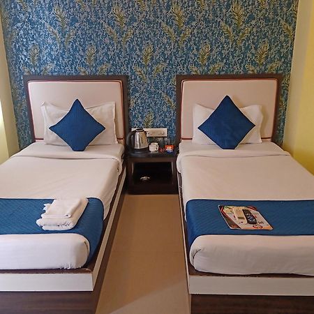 Hotel Janki International 3 Km From Kashi Vishwanath Temple Free Pickup From Railway Station 바라나시 외부 사진
