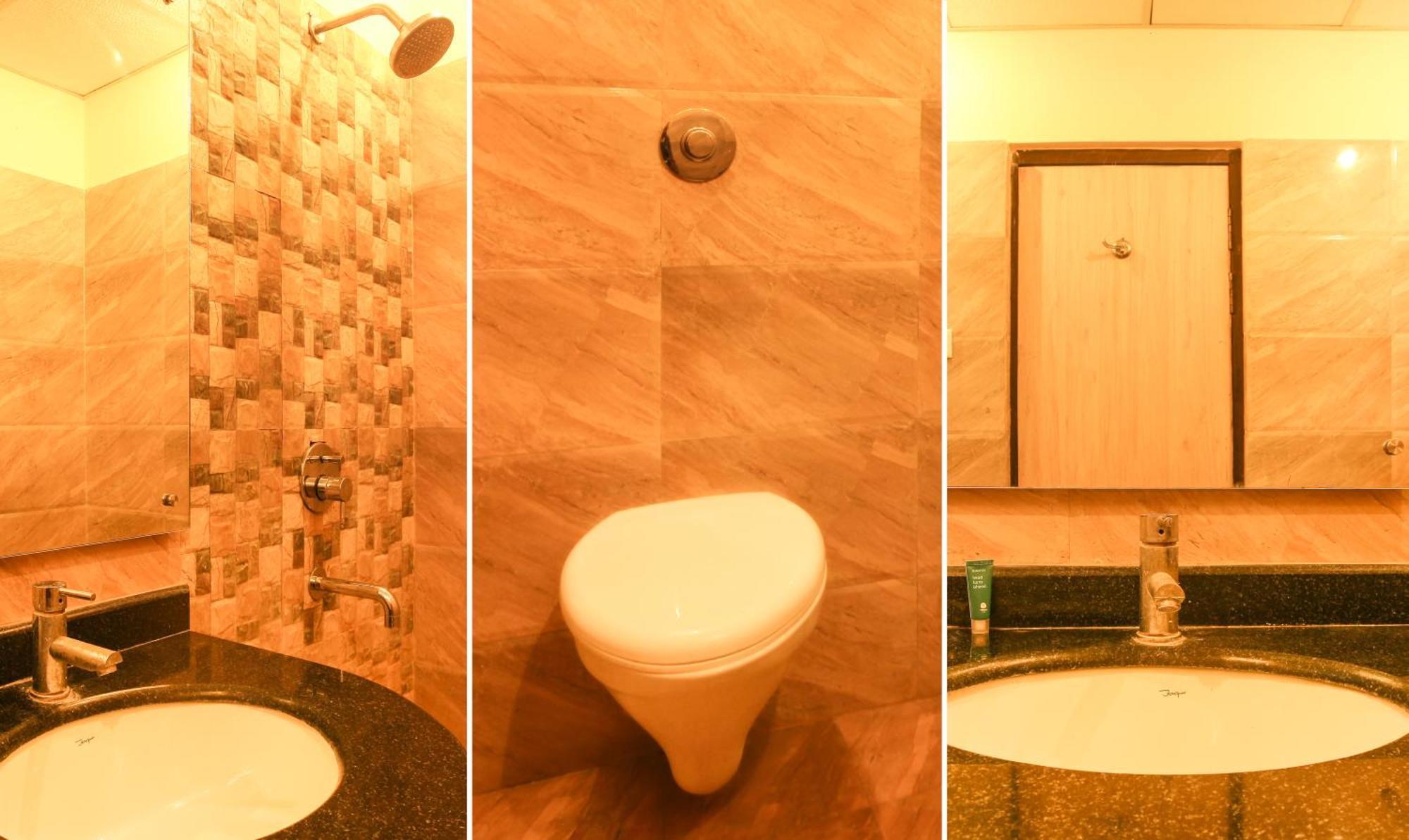Hotel Janki International 3 Km From Kashi Vishwanath Temple Free Pickup From Railway Station 바라나시 외부 사진