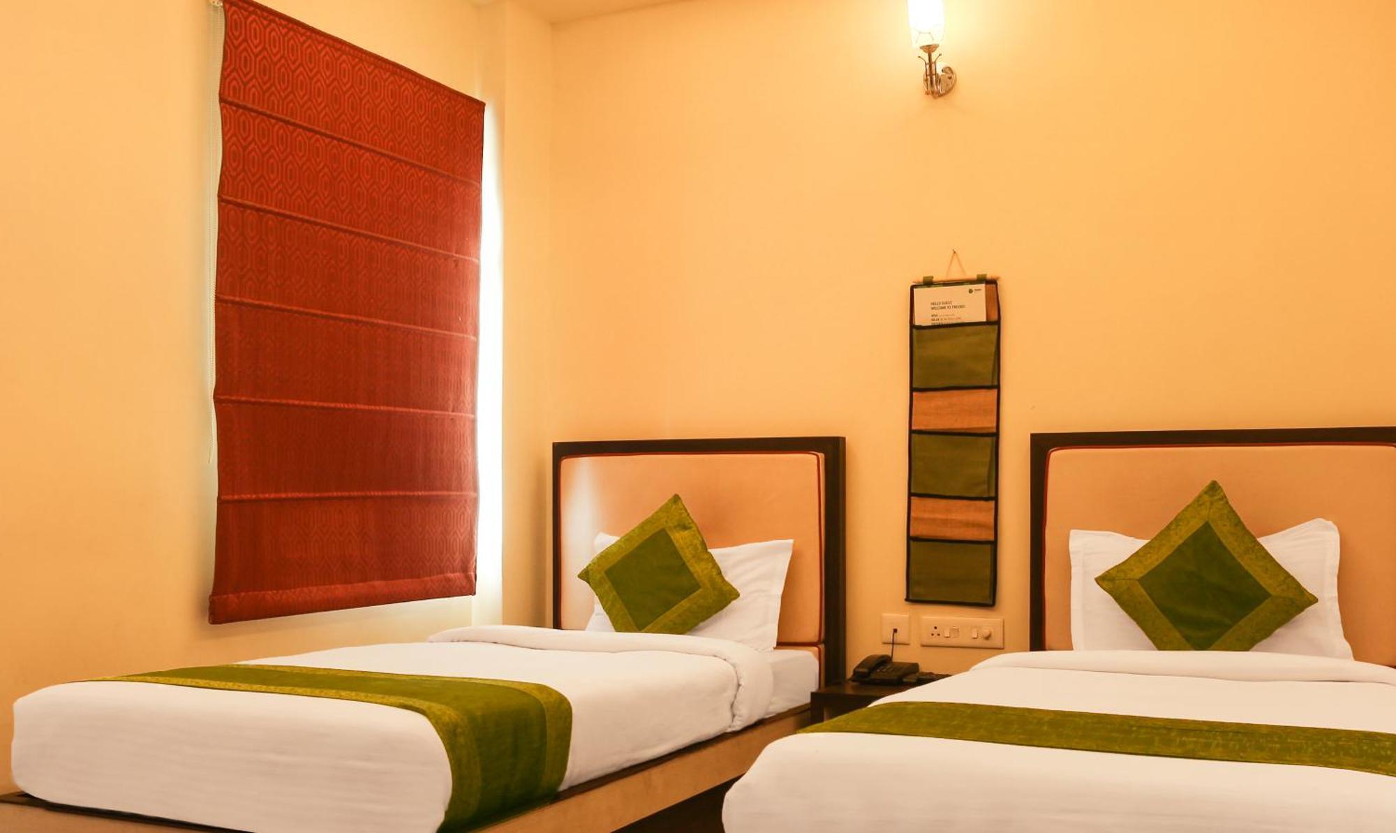 Hotel Janki International 3 Km From Kashi Vishwanath Temple Free Pickup From Railway Station 바라나시 외부 사진