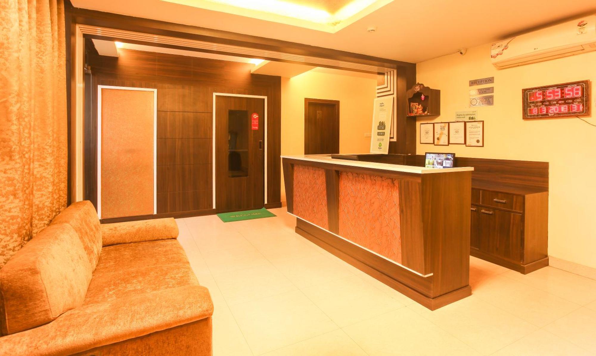 Hotel Janki International 3 Km From Kashi Vishwanath Temple Free Pickup From Railway Station 바라나시 외부 사진