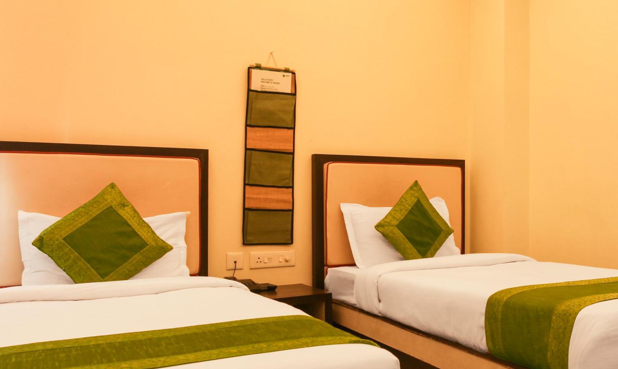 Hotel Janki International 3 Km From Kashi Vishwanath Temple Free Pickup From Railway Station 바라나시 외부 사진