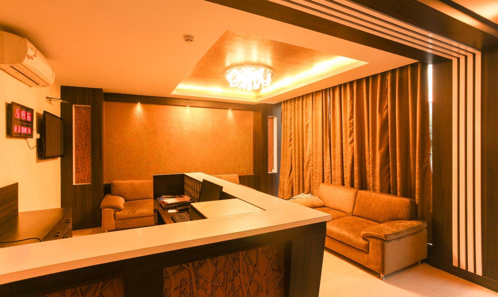 Hotel Janki International 3 Km From Kashi Vishwanath Temple Free Pickup From Railway Station 바라나시 외부 사진