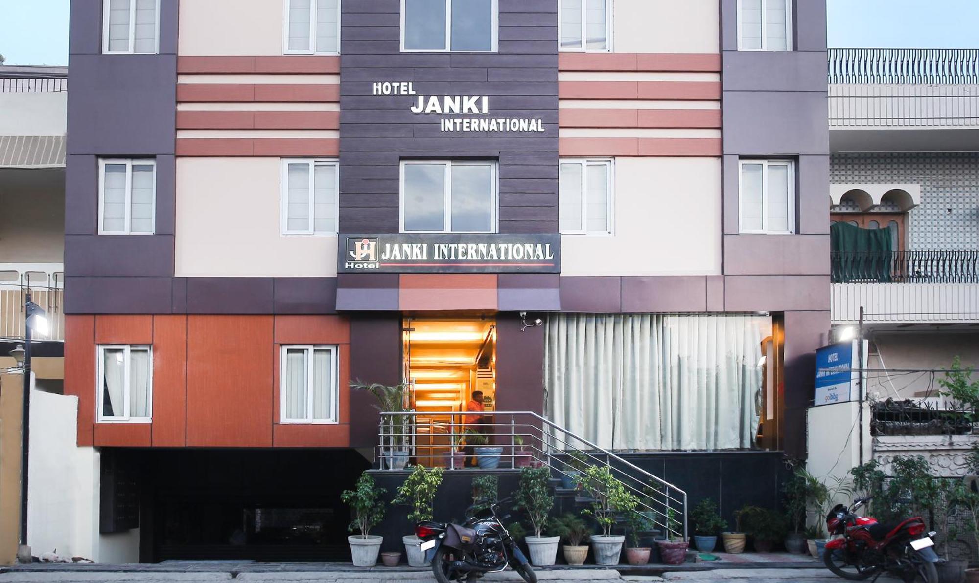 Hotel Janki International 3 Km From Kashi Vishwanath Temple Free Pickup From Railway Station 바라나시 외부 사진