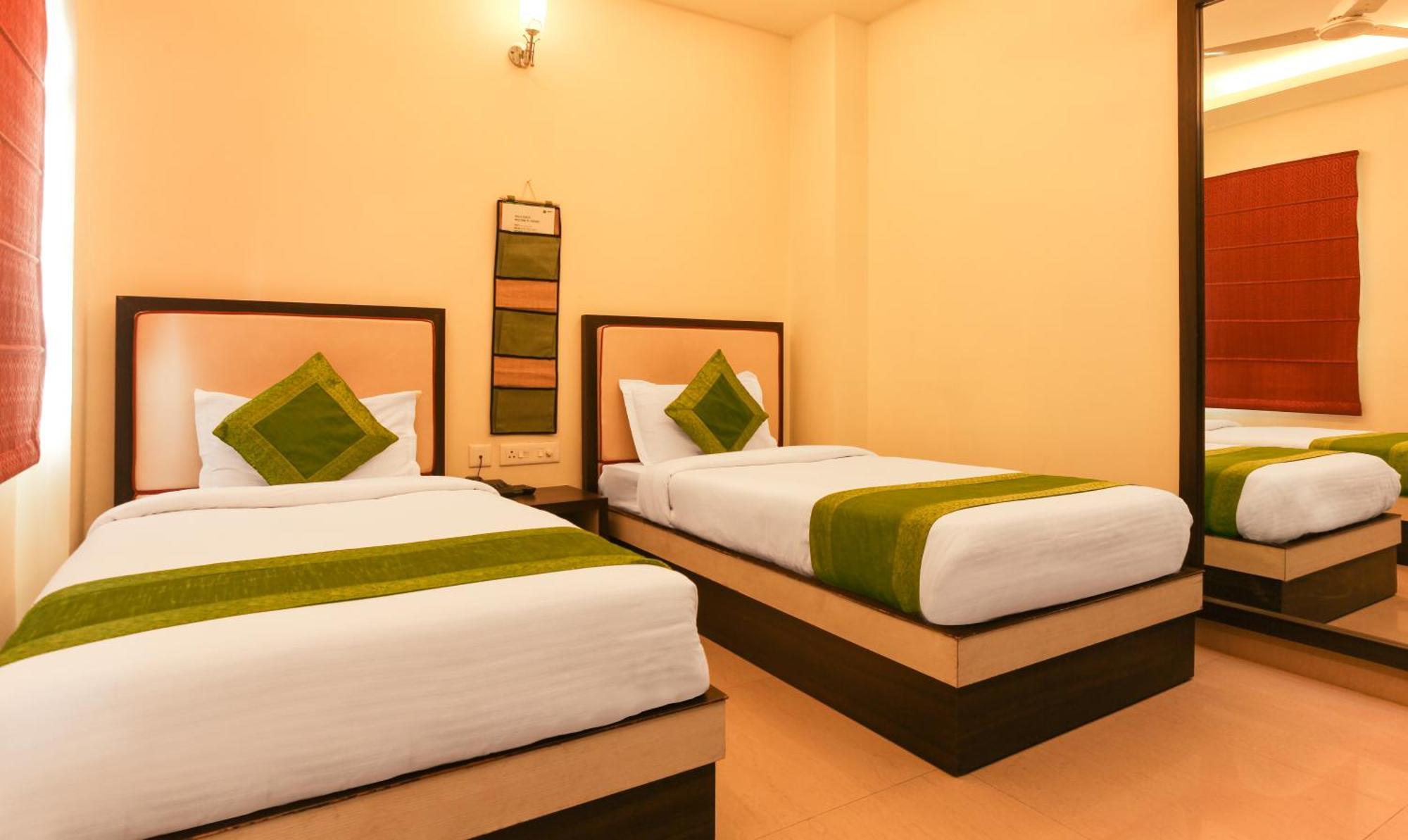 Hotel Janki International 3 Km From Kashi Vishwanath Temple Free Pickup From Railway Station 바라나시 외부 사진