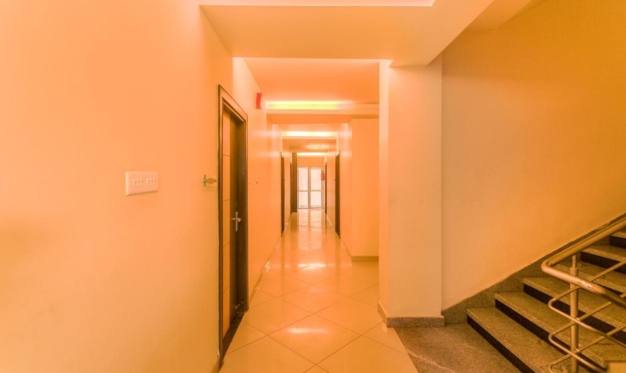 Hotel Janki International 3 Km From Kashi Vishwanath Temple Free Pickup From Railway Station 바라나시 외부 사진