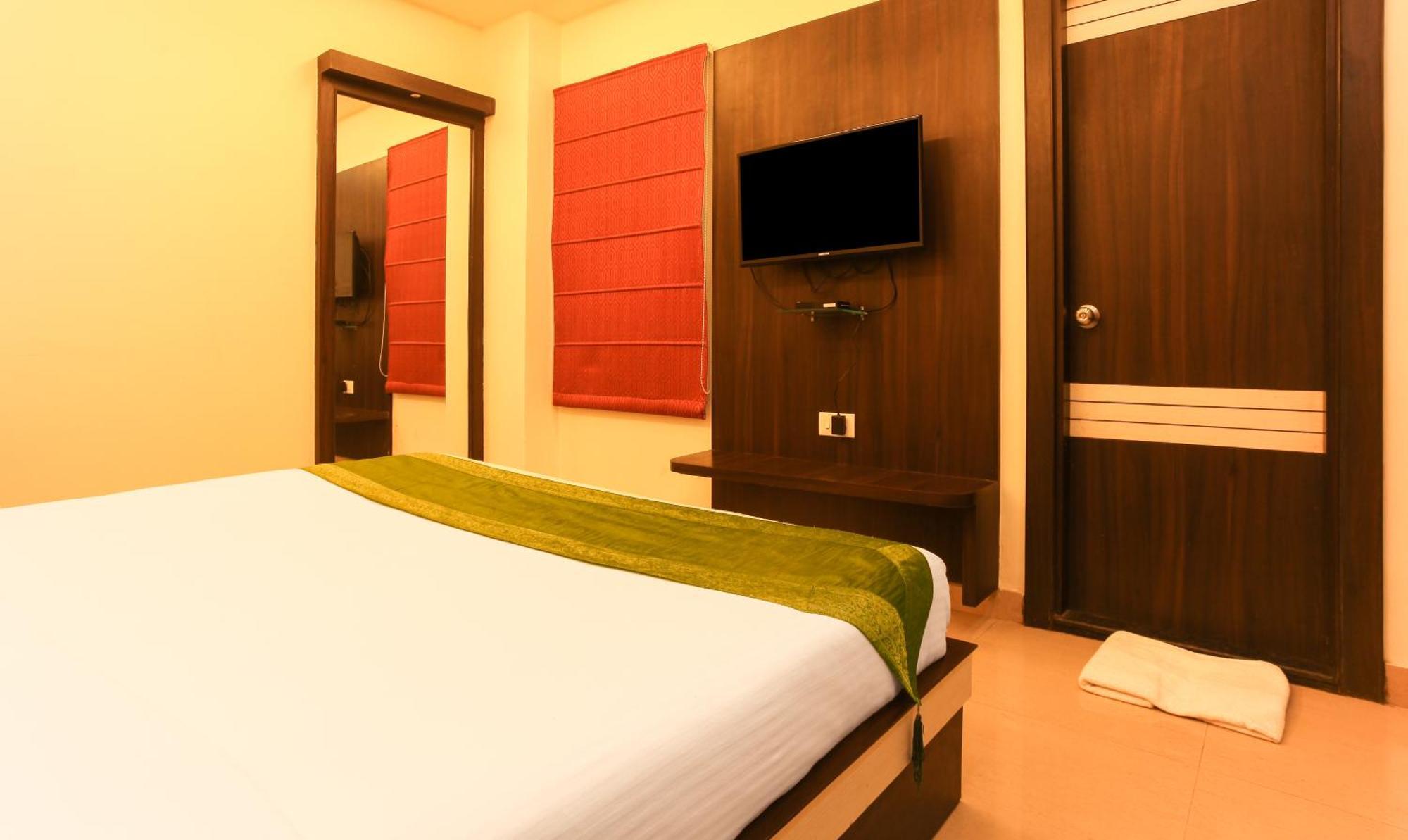 Hotel Janki International 3 Km From Kashi Vishwanath Temple Free Pickup From Railway Station 바라나시 외부 사진