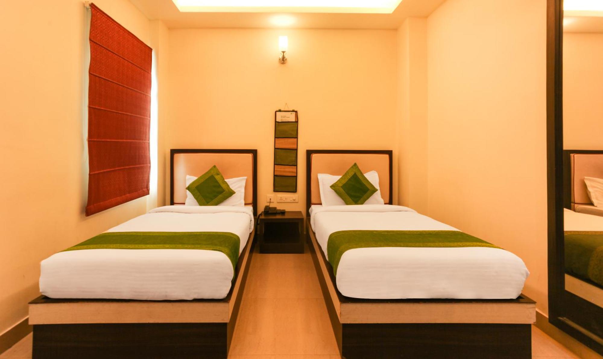 Hotel Janki International 3 Km From Kashi Vishwanath Temple Free Pickup From Railway Station 바라나시 외부 사진