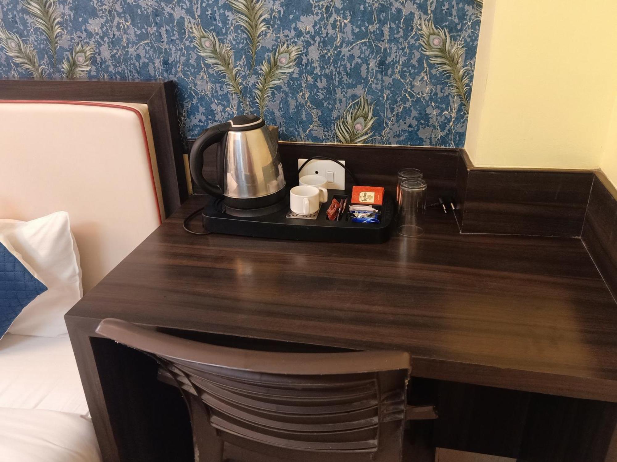 Hotel Janki International 3 Km From Kashi Vishwanath Temple Free Pickup From Railway Station 바라나시 외부 사진